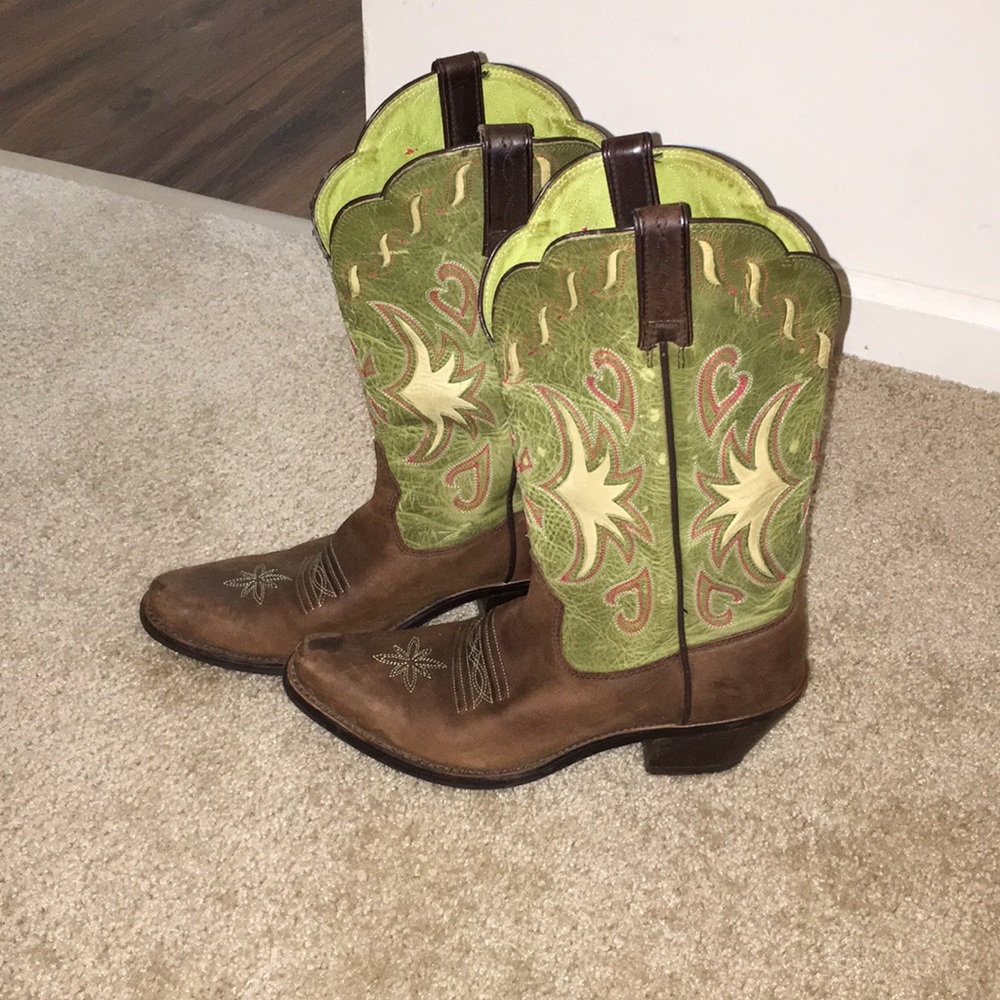 Women’s   “Cowgirl boots”
